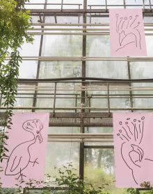 Book cover of Sebastian Jung: Bio Bio SUV, with a sketch of person sticking large tongue out, flat cardboard car shape against tree. Published by Kerber.