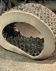 Book cover of Gereon Krebber: Keramocringe, with a distressed ceramic sculpture. Published by Kerber.