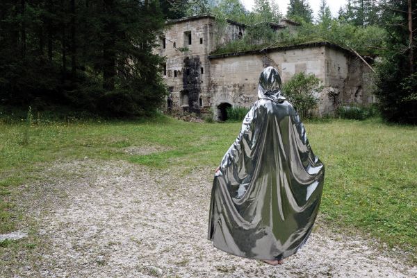 Book cover of Sissa Micheli: Mountain Pieces. Reflecting History, with South Tyrolean mountains surrounded by mist. Published by Kerber.