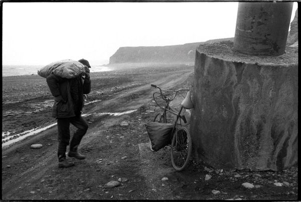 Book cover of Mark Pinder: Macromancy: Britain and the North East of England 1986-2022. Published by Kerber.