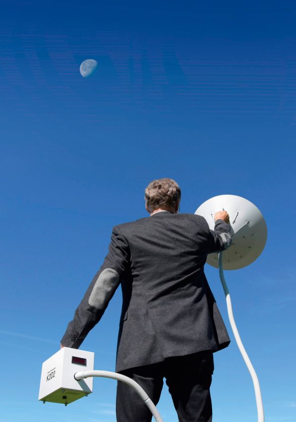Book cover of Alexander Wiener, Viennese Variations for Piano and Light, A Chaos Composition, with a man in black trousers, jacket, white shirt, with head obscured through curved ceiling. Published by Kerber.