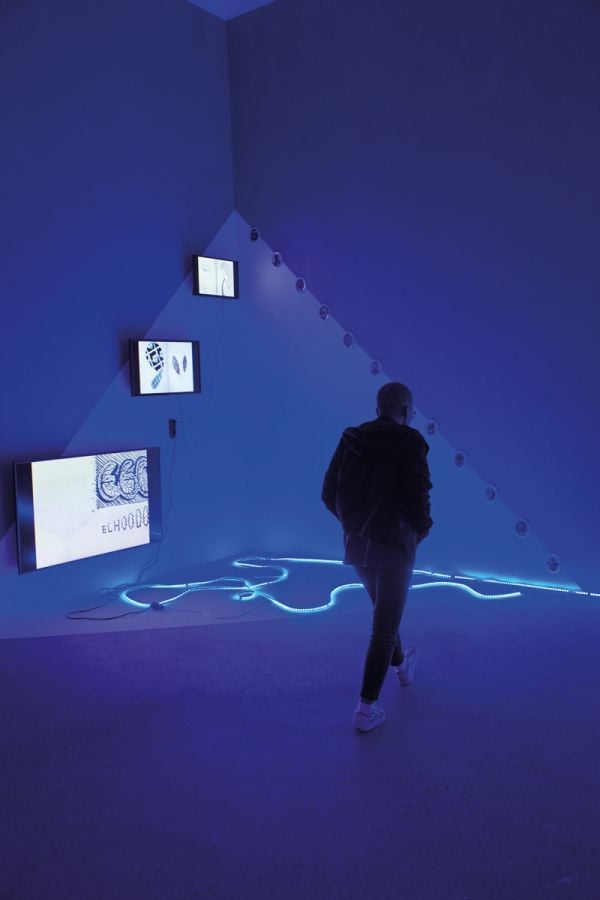 Book cover of Kunsthalle Bega Box, with an art installation of tall wooden box shape falling into hole in floor. Published by Kerber.