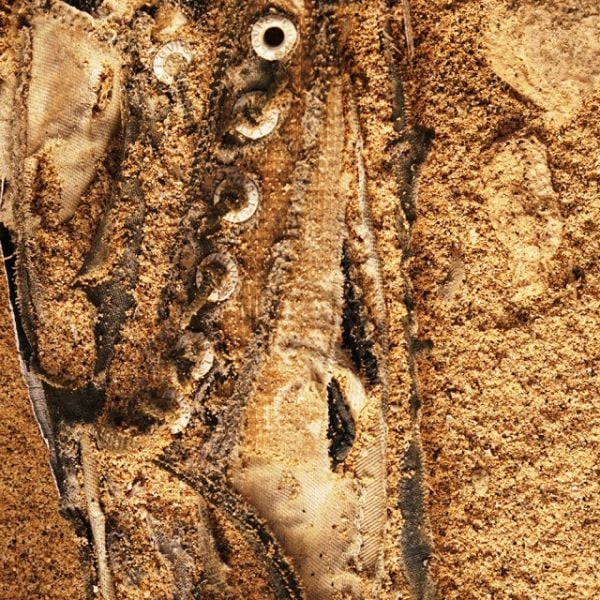 Cream book cover of Winfried Muthesius, 1.000 Odysseen, with capitalised black font. Published by Kerber.