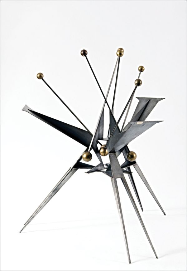 Book cover of Hans Uhlmann, with a black, metal sculpture. Published by Kerber.