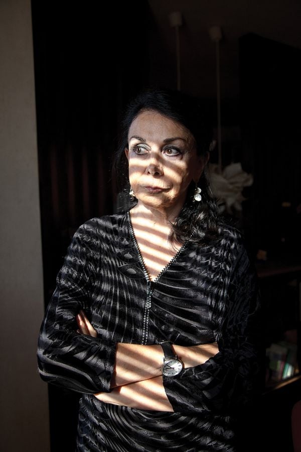 Book cover of Samaneh Khosravi's Banoo: Iranian Women and Their Stories, with a figure in floral hijab. Published by Kerber.