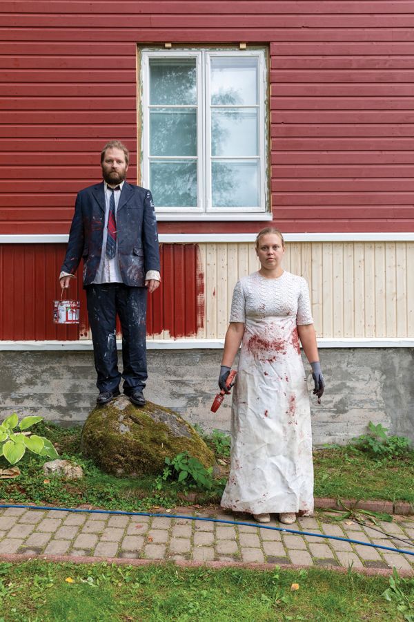 Book cover of Mammu & Pasi Rauhala: Bears All Things, with a photo of a couple: one in a suit, the other in a white dress. Published by Kerber.