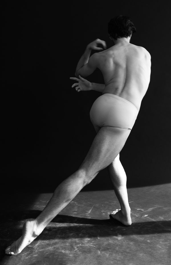 Book cover of Nuances: Alwin Maigler, with a topless ballerina spinning around with floaty skirt. Published by Kerber.