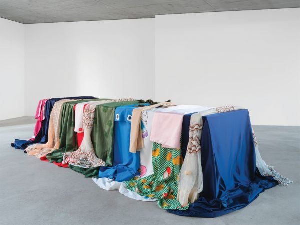 Book cover of ars viva 2025: Vincent Scheers, Wisrah C. V. da R. Celestino, Helena Uambembe. Published by Kerber.