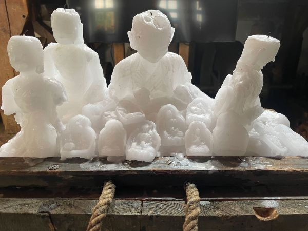 Book cover of Mongolei | ?????? ???: Die Post-Nomadische Erfahrung | ????? ?????? ??????????? ??? ????????; featuring a yurt building. Published by Kerber.