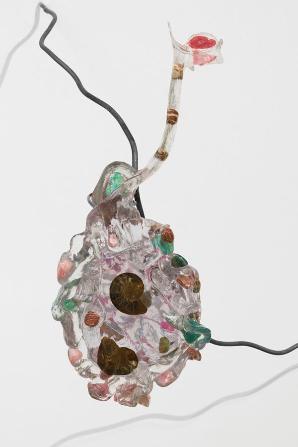 Book cover of Mariechen Danz: edge out: Gasag Kunstpreis 2024. Published by Kerber.