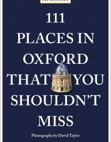 Book cover of 111 Places in Oxford That You Shouldn't Miss, with the circular dome of the Radcliffe Camera. Published by Emons Verlag.