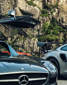 Book cover of Limitless: Supercar Norway Tours; featuring sports cars driving through the mountains. Published by Callwey.