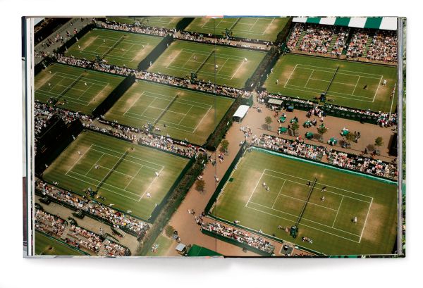 Book cover of The Stylish Life: Tennis, with three models in vintage tennis fashion. Published by teNeues Books.
