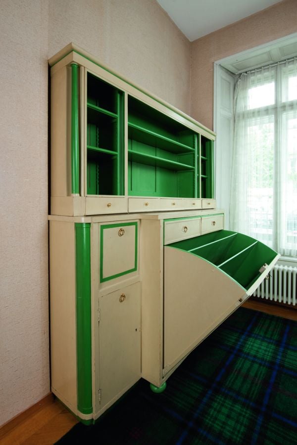 Study for Red Woman and Green Ball painting by Le Corbusier, Le Corbusier Lezioni di Modernismo in white font to centre.