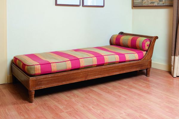 Study for Red Woman and Green Ball painting by Le Corbusier, Le Corbusier Lezioni di Modernismo in white font to centre.