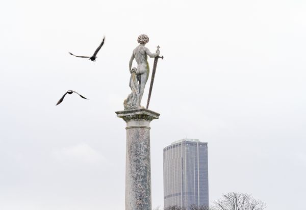 Book cover of 'Taking Measures, Usages of Formats in Film and Video Art'. Published by Scheidegger & Spiess.