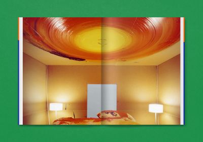 Blue and orange book cover of Richard Jackson, unexpected unexplained unaccepted. Published by Verlag Kettler.