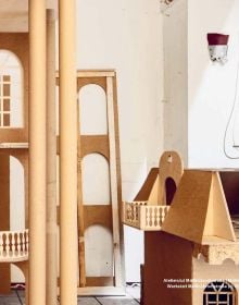 Book cover of Fatada/Fassade, HMKV Ausstellungsmagazin 2020/2, with rainbow of colours. Published by Verlag Kettler.