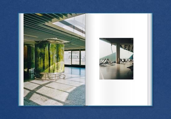 Blue book cover of Marc Krause, Airport Frankfurt, with photo of a deserted Frankfurt airport lounge. Published by Verlag Kettler.