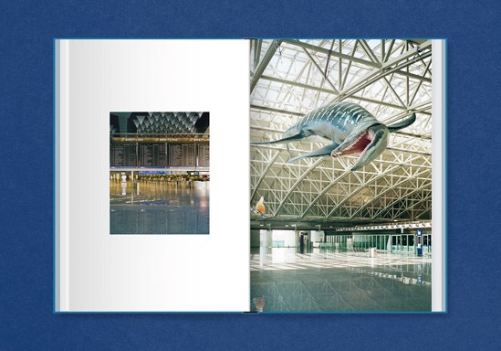 Blue book cover of Marc Krause, Airport Frankfurt, with photo of a deserted Frankfurt airport lounge. Published by Verlag Kettler.
