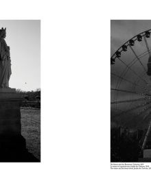 Grey book cover of Paris au cours du temps, Straßenfotografien / Photographies de rue / Street Photographs 1988-2019, with photo of two figures on a bridge with river below. Published by Verlag Kettler.