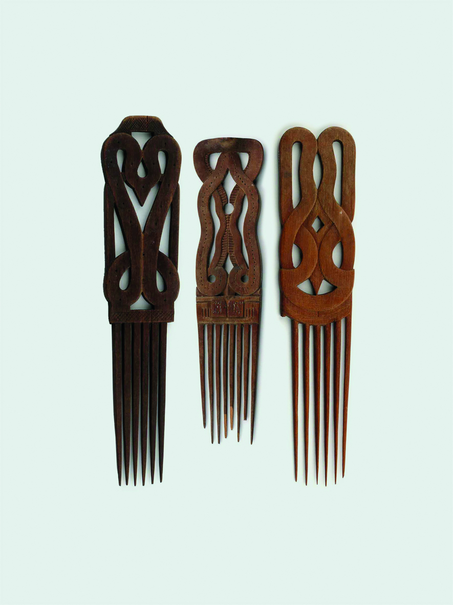 Book cover of Encountering - Retracing - Mapping: The Ethnographic Legacy of Heinrich Harrer and Peter Aufschnaiter, with an antique Tibetan steel-flint kit with leather handle, and green stone. Published by Arnoldsche Art Publishers.