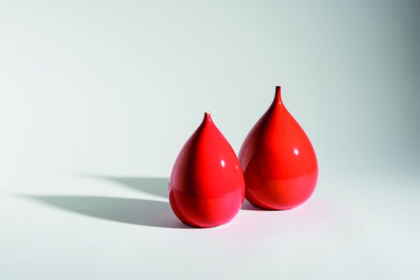 Book cover of Amphora Rogier Vandeweghe Ceramics 1957-1975, featuring an aerial view of a red vase. Published by Images Publishing.