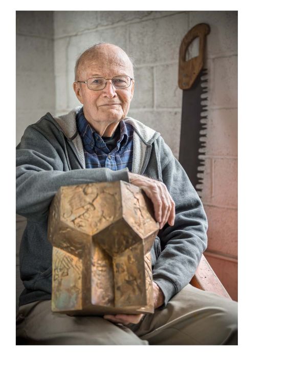 Book cover of William Underhill, with a bronze abstract sculptural vessel in exhibition space. Published by Arnoldsche Art Publishers.