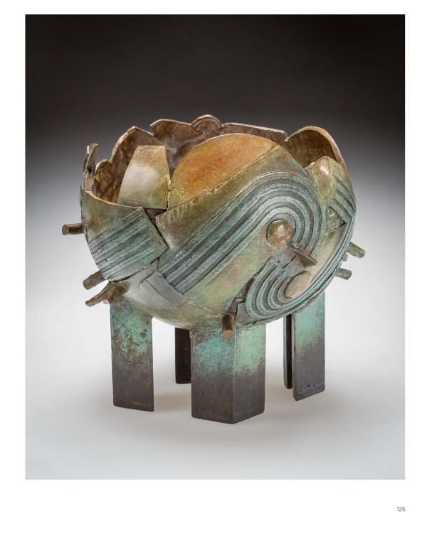 Book cover of William Underhill, with a bronze abstract sculptural vessel in exhibition space. Published by Arnoldsche Art Publishers.