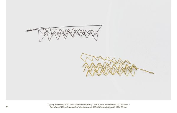 Book cover of Elisabeth Holder: From Jewellery to Contextual Art / Vom Schmuck zur Kontextuellen Kunst. Published by Arnoldsche Art Publishers.