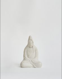 Book cover of Kindred Spirits: 100 Japanese Ceramics in Chinese Style. The Shen Zhai Collection, featuring a ceramic vase painted with blossom trees and deer. Published by Arnoldsche Art Publishers.
