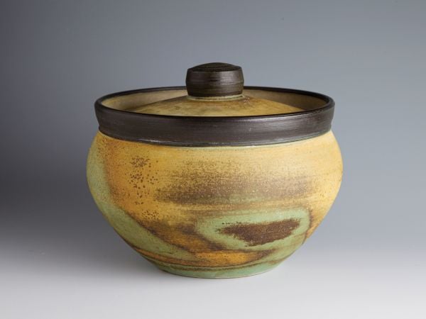 Book cover of Elisa Helland-Hansen: Pleasure and Use, with a ceramic vessel. Published by Arnoldsche Art Publishers.