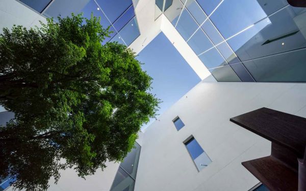 Book cover of Temple of Abstraction: Fumihiko Maki and the Museum Reinhard Ernst, with the modern art museum building. Published by Avedition Gmbh.