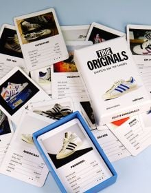 Book cover of True Originals: Quartets and top trumps, with a white adidas sneaker with blue stripes. Published by Seltmann Publishers.