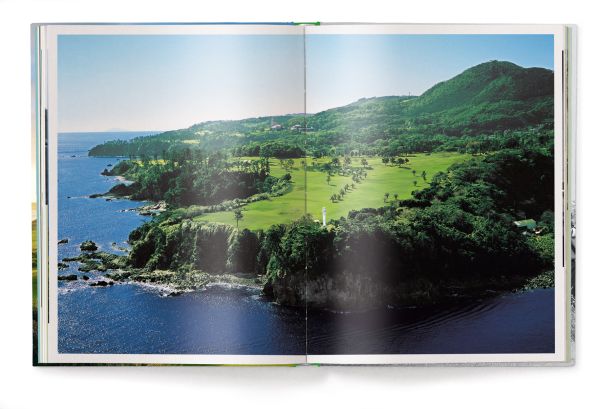 Book cover of Golf, The Ultimate Book, with Trump International Golf green, Ireland. Published by teNeues Books.