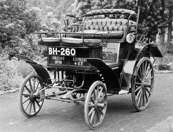 Book cover of Baden-Baden: The Hidden Motor City: Fascinating Automotive History with Benz, Caracciola & Co., with profile of motor car. Published by teNeues Books.