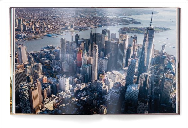 Book cover of New York, featuring The Ansonia building. Published by teNeues Books.