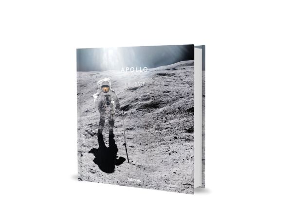 Book cover of Apollo VII-XVII: Revised and Extended Edition; featuring an astronaut on the moon. Published by teNeues Books.