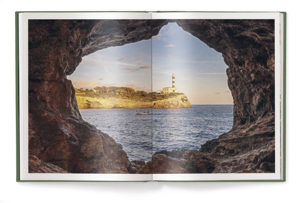 Book cover of Charming Mallorca. Published by teNeues Books.