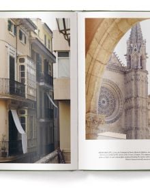 Book cover of Charming Mallorca. Published by teNeues Books.