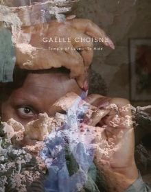 Book cover of Gaëlle Choisne, Temple of Love, featuring a black woman holding piece of pale blue fabric near head. Published by Verlag Kettler.