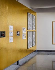 Book cover of Was ist Kunst, IRWIN?: HMKV 2023/2, with a group of men in suits, holding stuffed animals. Published by Verlag Kettler.