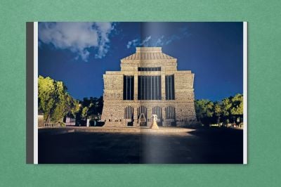 Art catalogue cover of Robert Janitz: Anahuacalli, with capitalised, shiny green font. Published by Verlag Kettler.