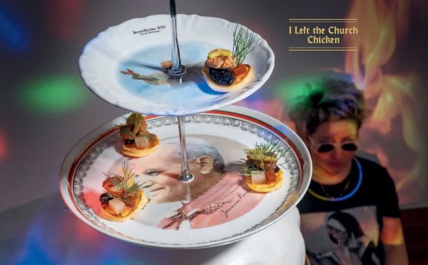 Book cover of If You Can’t Say It with Words, Say It with Chicken, with a painting of chicken thighs in a dish being served up, Published by Verlag Kettler.