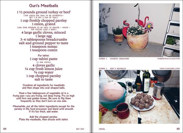 Book cover of A Painting for a Family Dinner: Alina and Jeff Bliumis; featuring a black, 3-seater sofa with a painting hanging on the wall above. Published by Verlag Kettler.