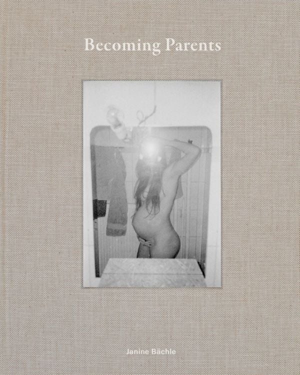 Book cover of Becoming Parents: Janine Bächle; featuring a nude pregnant women. Published by Verlag Kettler.