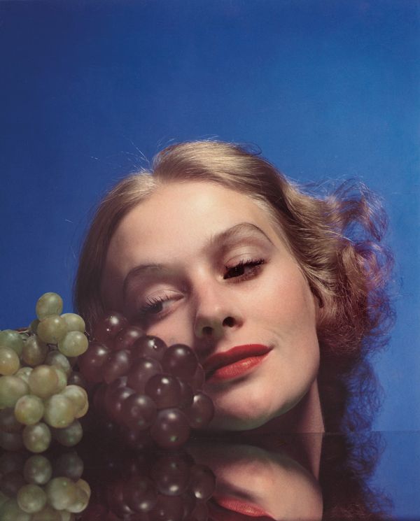 Book cover of Edward Steichen, featuring a photo of Therese Duncan on the Acropolis, by Edward Steichen, 1921. Published by Silvana.