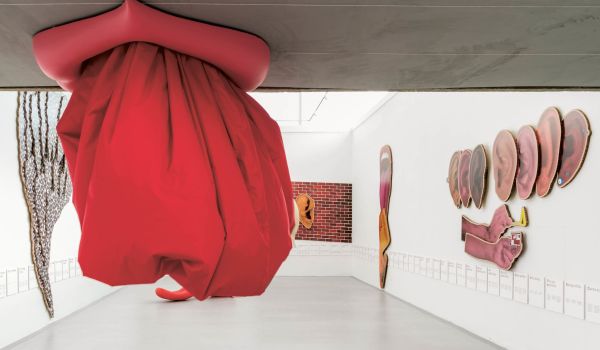 Book cover of Jonathas de Andrade Com o coração saindo pela boca, with a photo of installation titled 'With the Heart Coming Out of Mouth'. Published by Silvana.