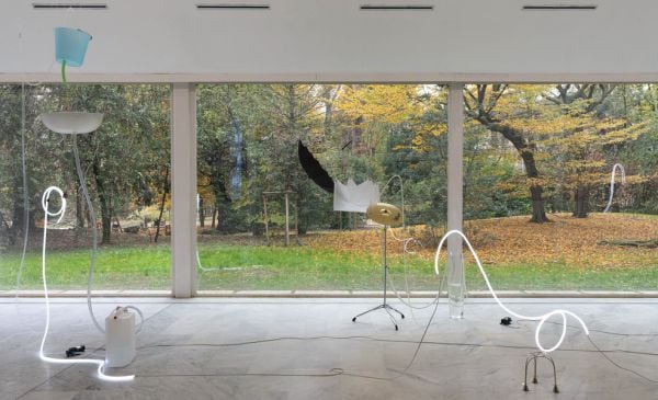 Book cover of Japan, with a sculpture of spiky origami. Published by Silvana.