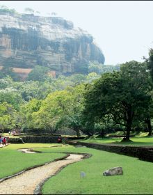 Book cover of Gardens of Sri Lanka: 2000 Years of Landscape Architecture Tradition. Published by Silvana.
